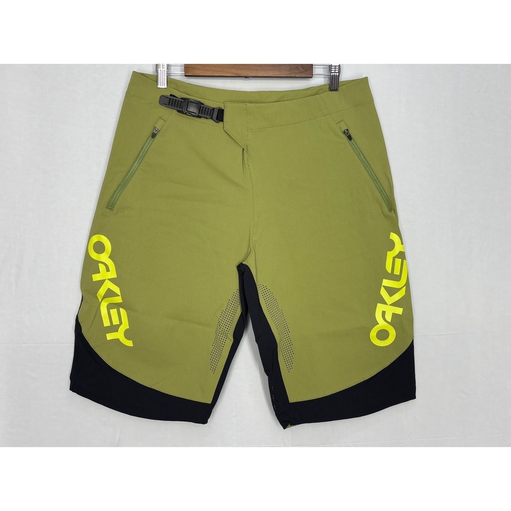 Oakley Maven Scrub Short Mens Fern Logo Regular‎ Fit Zipper Pockets Stretch 36